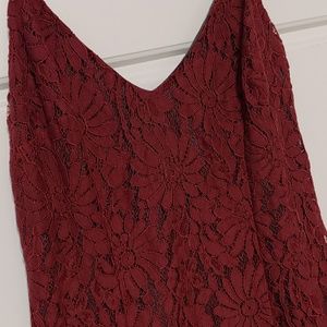 Maroon lace midi dress - small